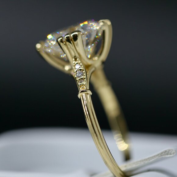 Edwardian Era 6.00 Carat Round Brilliant IGI Certified Lab Grown Diamond Ring - Picture 5 of 7